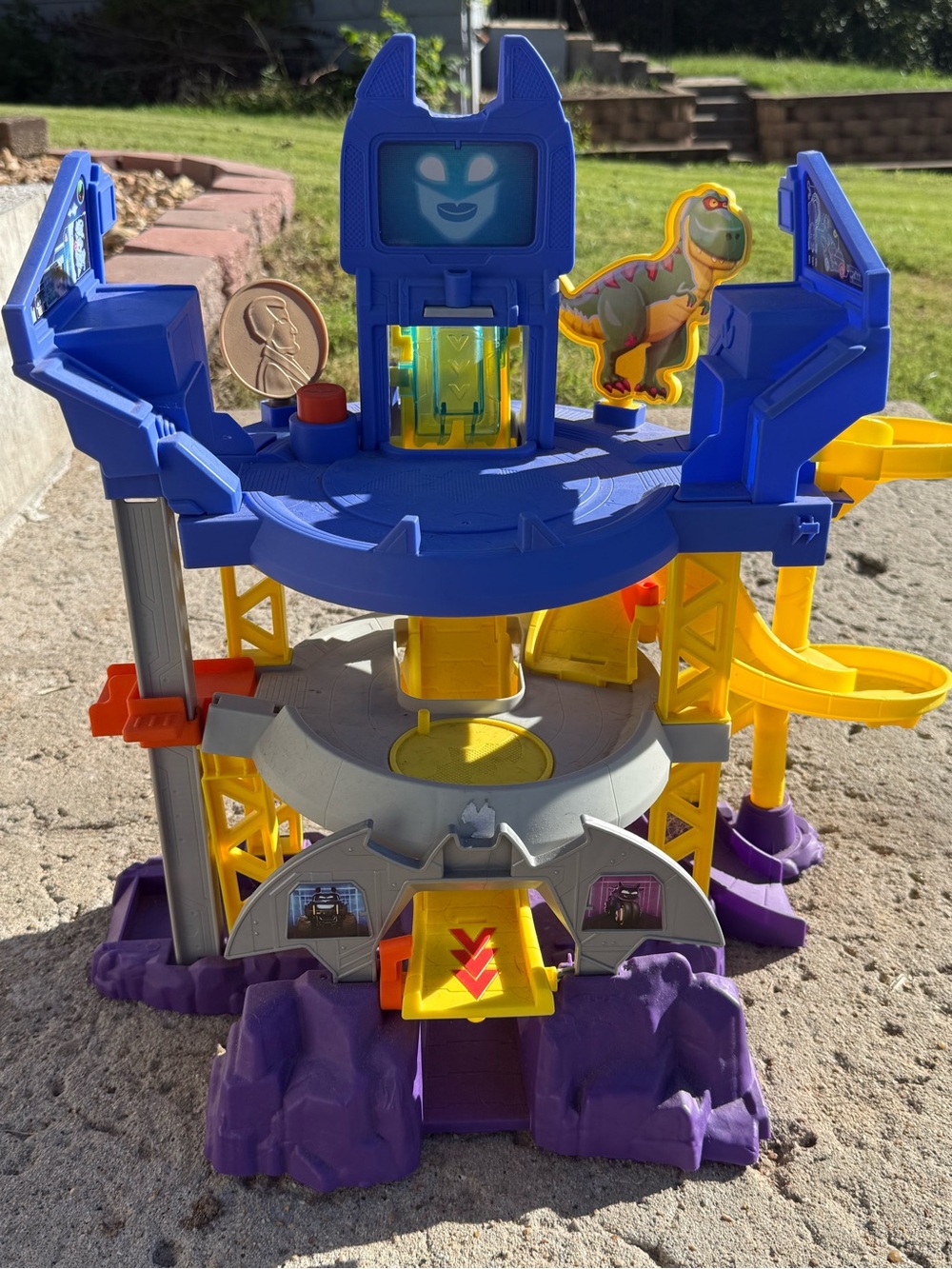 Batwheels Launch & Race Batcave